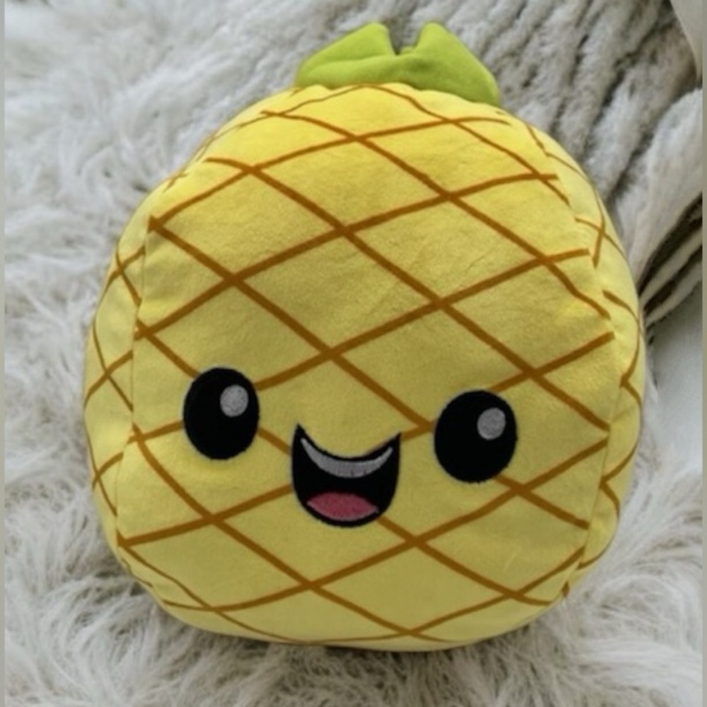 CUTE AND SQUISHY PINEAPPLE PLUSH. CUTE AND SQUISHY PINEAPPLE PLUSH